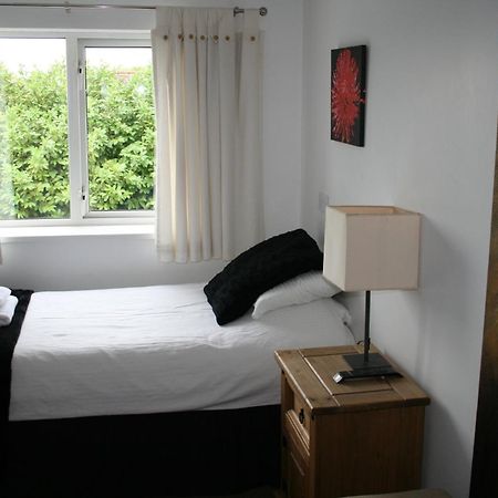Bed and Breakfast The Leaking Well Dunhampton Exterior foto