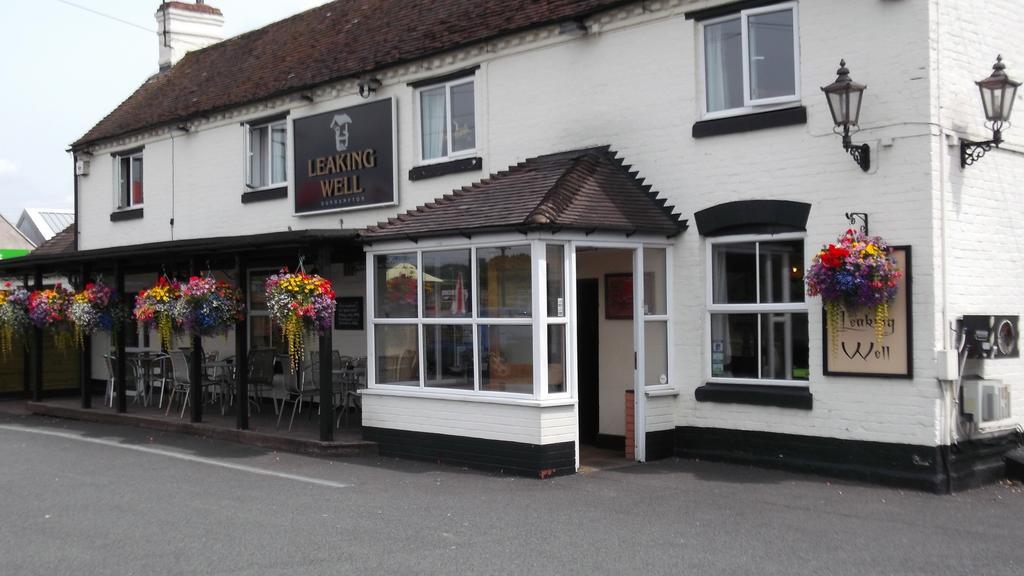 Bed and Breakfast The Leaking Well Dunhampton Exterior foto