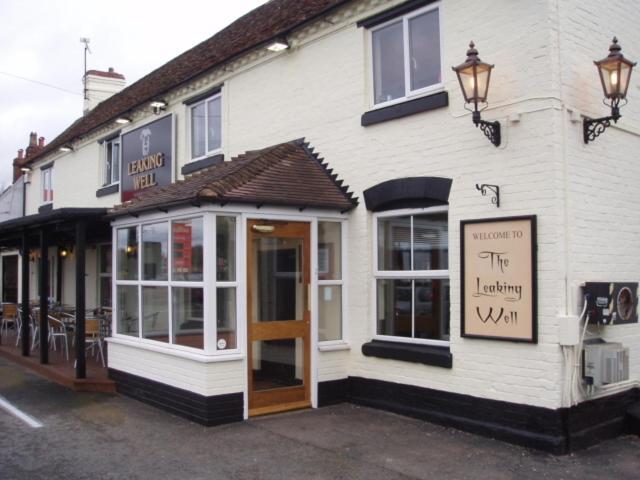 Bed and Breakfast The Leaking Well Dunhampton Exterior foto