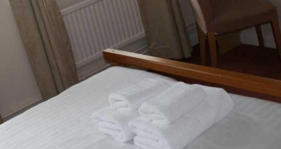Bed and Breakfast The Leaking Well Dunhampton Habitación foto